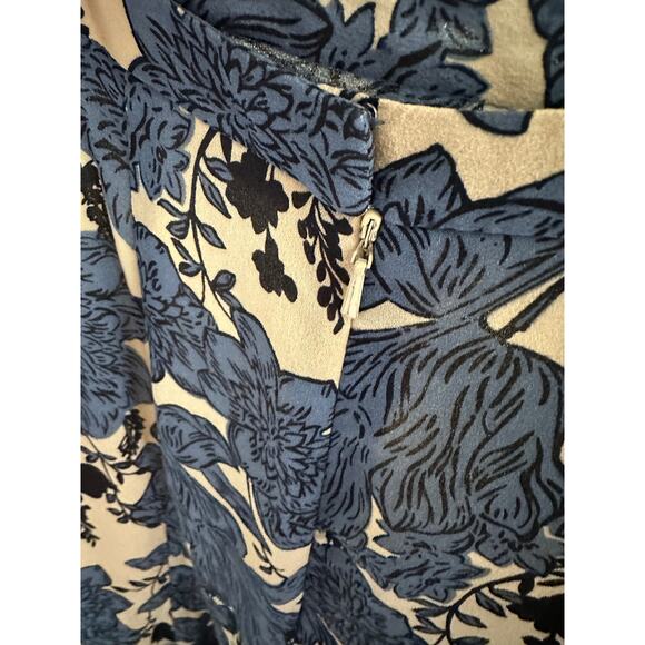 Jones New York 100% Silk Floral Midi Skirt Blue Cream A-Line Bias Cut Size 12 - Picture 4 of 7